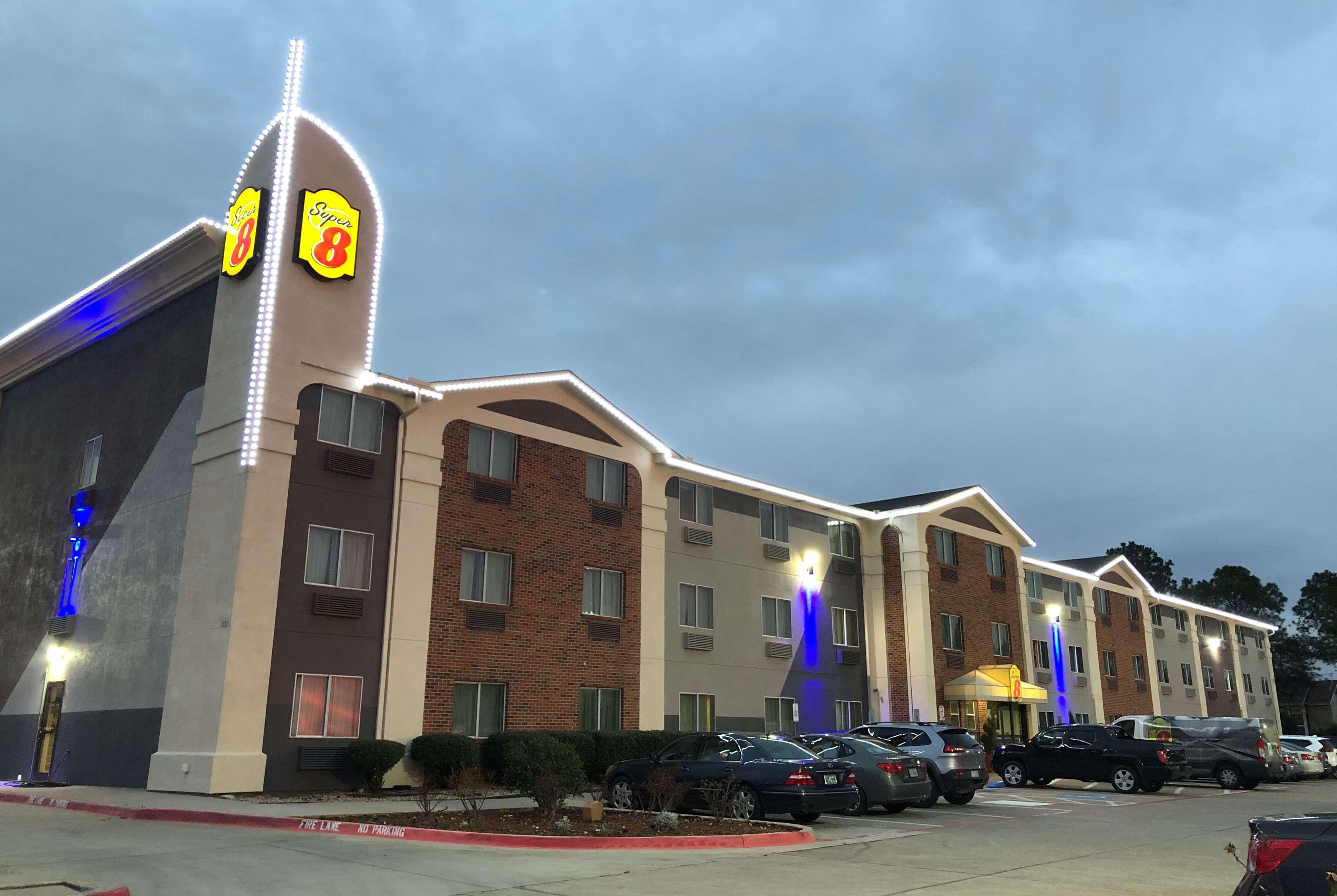 Super 8 By Wyndham Bedford Dfw Airport West Motel Ngoại thất bức ảnh