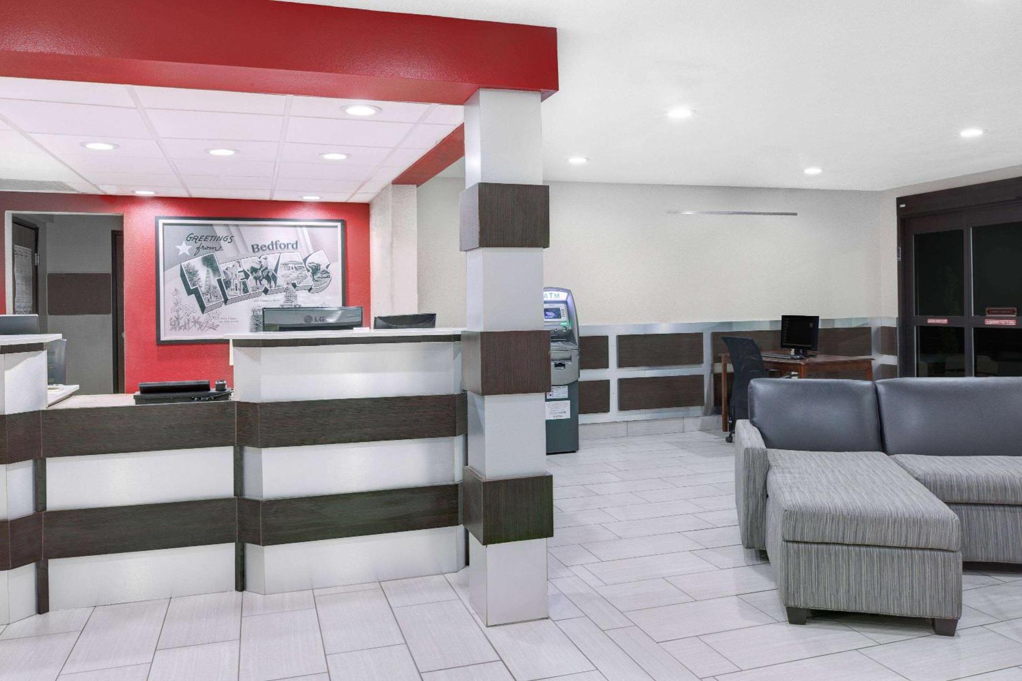 Super 8 By Wyndham Bedford Dfw Airport West Motel Ngoại thất bức ảnh
