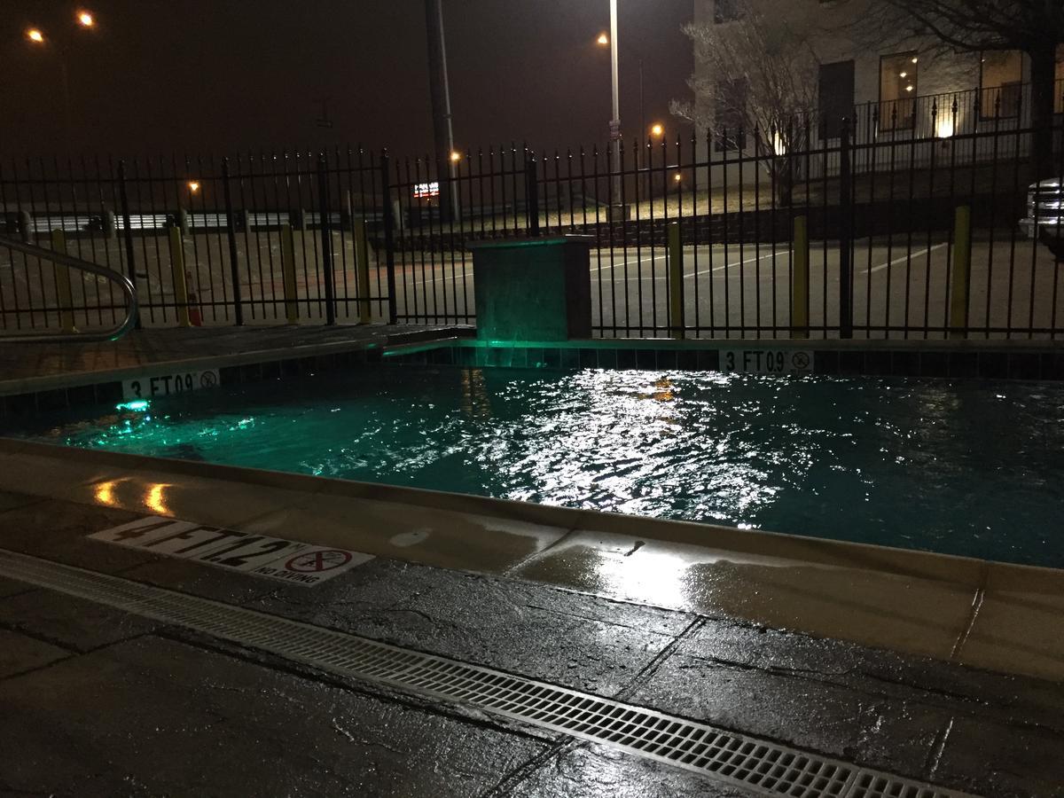 Super 8 By Wyndham Bedford Dfw Airport West Motel Ngoại thất bức ảnh
